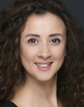 İrem Kahyaoğlu as Selin