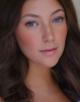 Hadley Brown as Grace