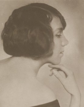 Lyda Salmonova Photo