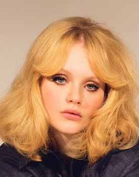 Emma Laird as Daphne Du Maurier