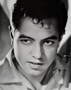 Alberto Dalbés as 