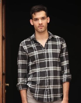 Franco de la Puente as Eduardo
