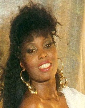 Marcia Sedoc as Beatriz