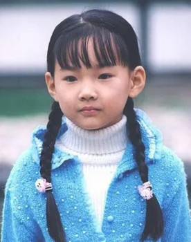 Xiaoxue Ganyu as 莫莫