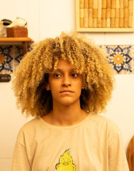 Mariana Ribeiro as Milagre