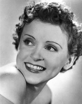 Luise Ullrich as Dolores Velasco
