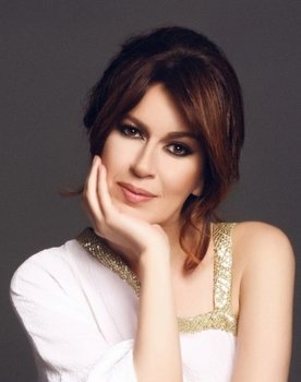 İpek Tuzcuoğlu as Hatice