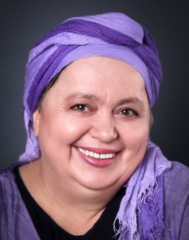 Faketa Salihbegović-Avdagić as Cashier