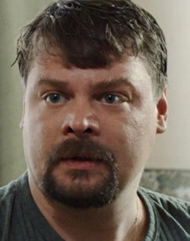 Vitaliy Kononov as Василий