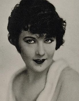 Yola d'Avril as Suzette