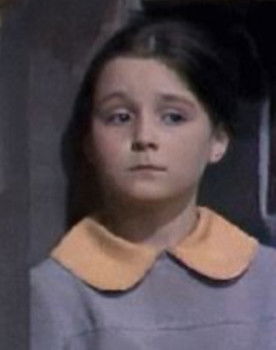 Angela Krutikova as Лена в детстве