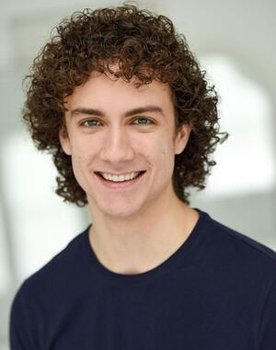 Marcus Grund as Bird of Paradise