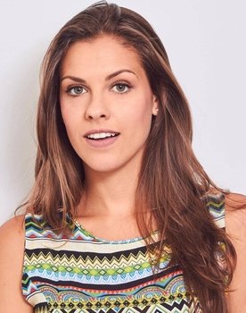 Anna Paula Alonso as Mia