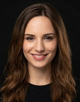 Nur Tüzün as Hacer