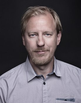 Janek Joost as Wello
