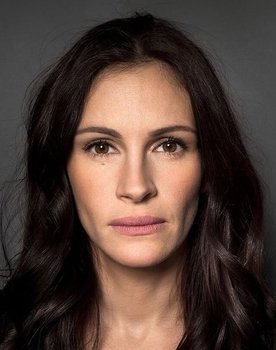 Julia Roberts as Tess Ocean