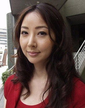 Hitomi Tachibana as 