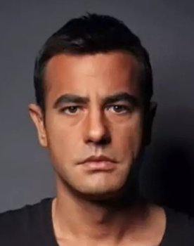 Tayanç Ayaydın as Ferhat