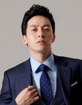 Kim Kyung Hwan as Kyung Hwan