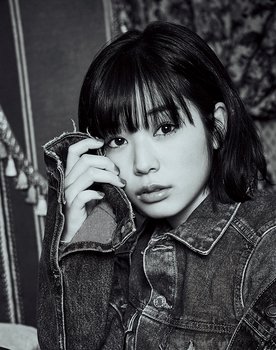 Ayaka Den as Mari Nishitani