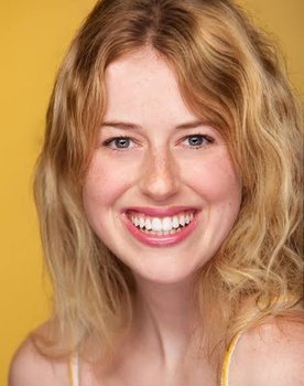 Scout Lyons as Stoner Chick