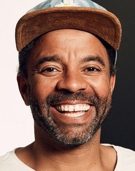 Simon Pearce