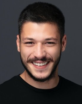 Kubilay Aka as Murat