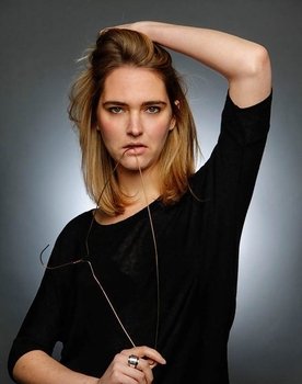 Jena Friedman as Shannon