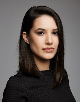 Sude Oduncu as Gülhan