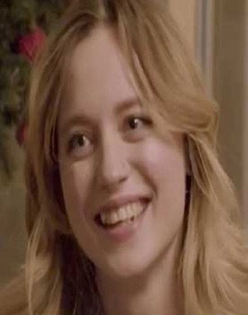 Ellie Laesch as Alexis