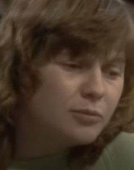 Lisa Crittenden as Shona