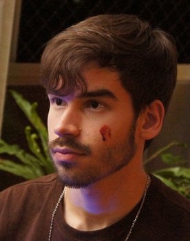 Olavo Trindade as Faca
