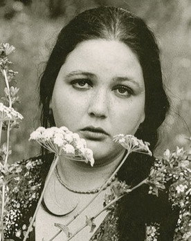 Tatyana Novitskaya as Alevtina