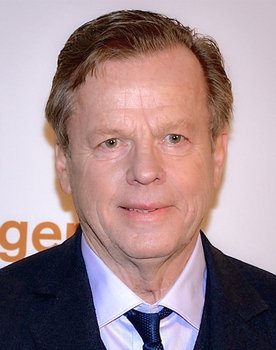Krister Henriksson as Henrik