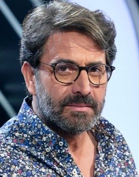 Antonio Garrido as Mario Montero