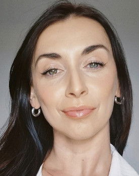 Romina Ribaudo as Nurse Ivona