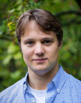 Tevje Espeland as Adrian Kolomoen