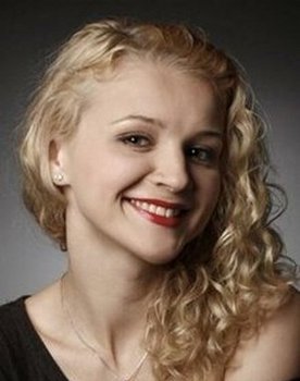 Oksana Pryjmak as Iza