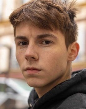 Antoine Cohaut as Ben Girard