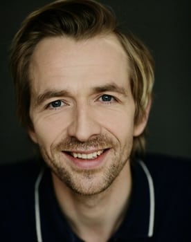 Kasper Leisner as Karl