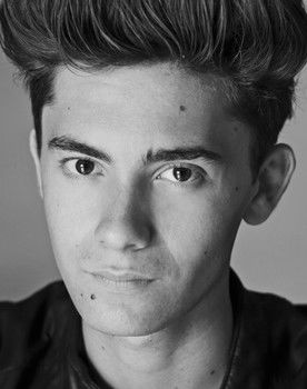 Axel Lapointe as Raphaël