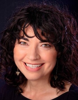 Elizabeth Blanco as Customer #3