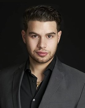 Francesco Antonio as Veeny