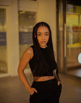 Emma Jugi as Nour Achour