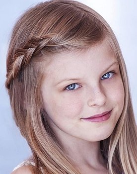 Molly Lewis as Hazel (voice)