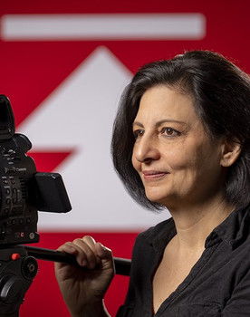 Thalia Drori as Mother