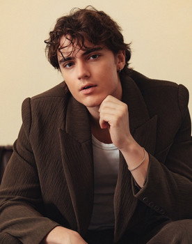 Efe Musa as Evren