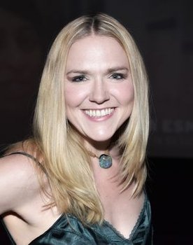Dominique Swain Photo