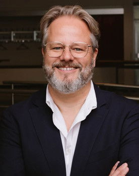 Matthias Röder as Self