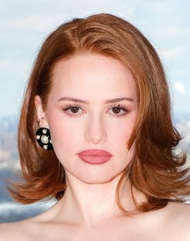 Madelaine Petsch as Clementine Pratt